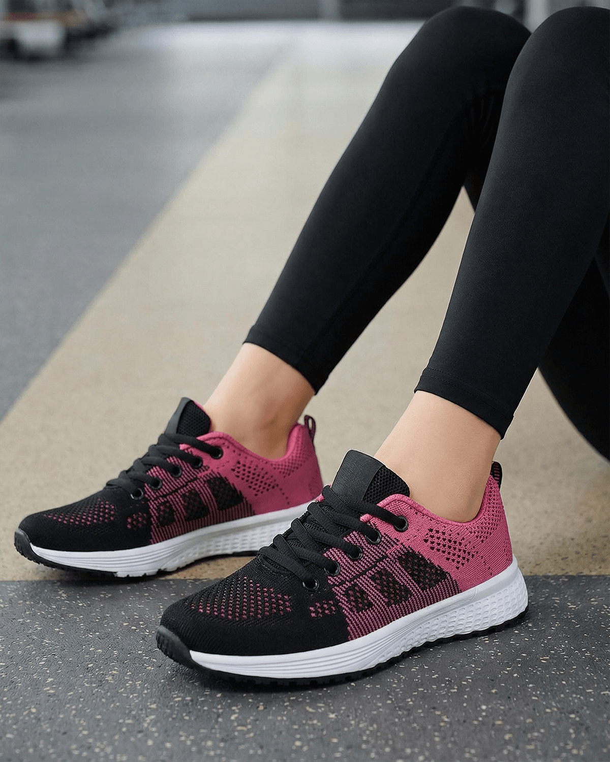 Women’s Lightweight Lace-Up Knit Training Shoes
